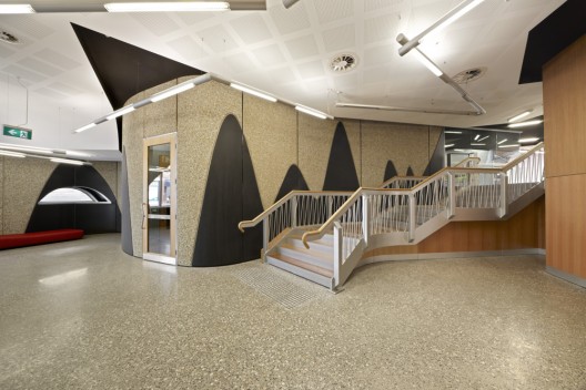 University of Tasmania, School of Medicine / Lyons