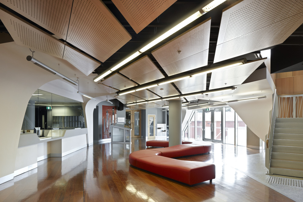 University of Tasmania School of Medicine / Lyons