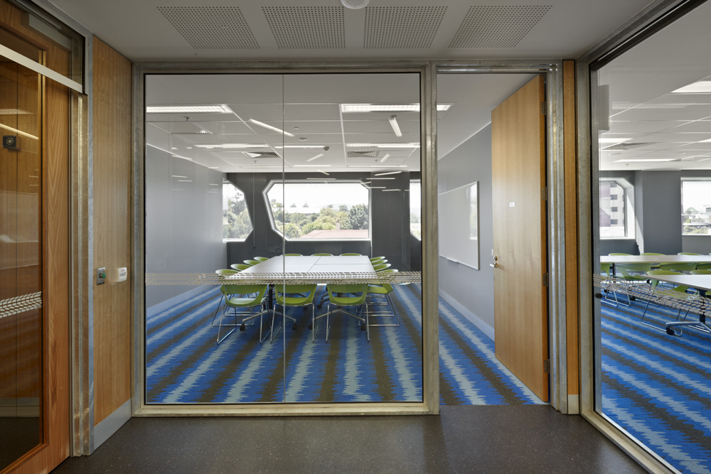 University of Tasmania School of Medicine / Lyons