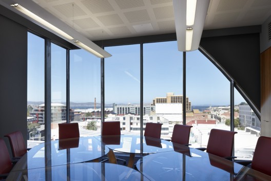 University of Tasmania, School of Medicine / Lyons