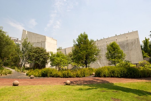 Vasconcelos Library - Alberto Kalach