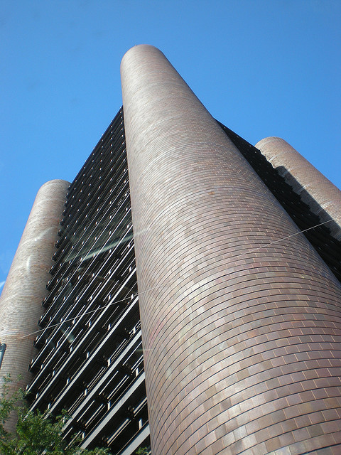 AD Classics: Knights of Columbus Building / Kevin Roche & John Dinkeloo