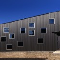 House of Sunlight Through Trees / StudioGreenBlue © StudioGreenBlue