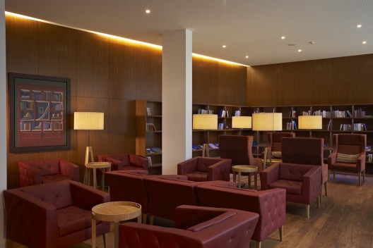 Camélia Hotel Sénior & Homes / NAAA - Associated Architects