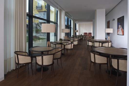 Camélia Hotel Sénior & Homes / NAAA - Associated Architects