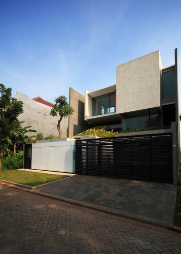 Tan Residence / Chrystalline Artchitect
