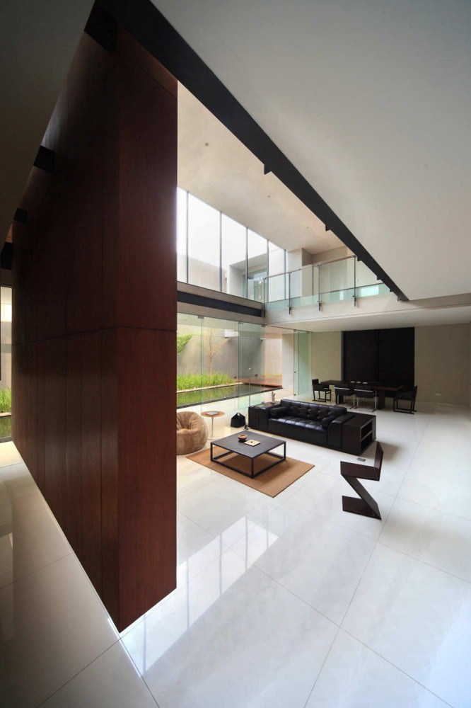 Tan Residence / Chrystalline Artchitect