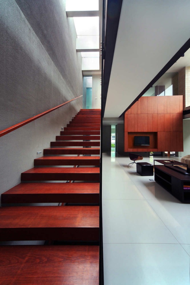 Tan Residence / Chrystalline Artchitect