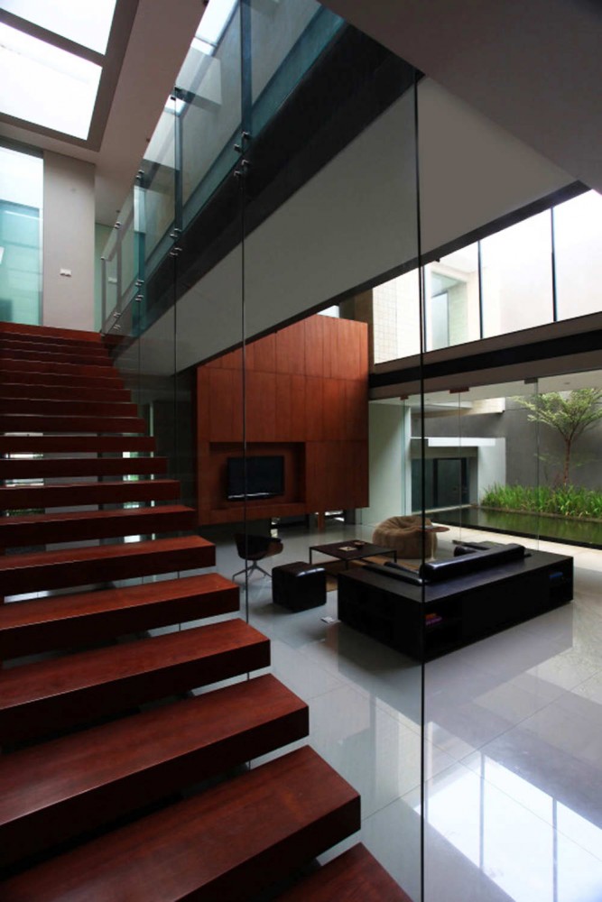 Tan Residence / Chrystalline Artchitect