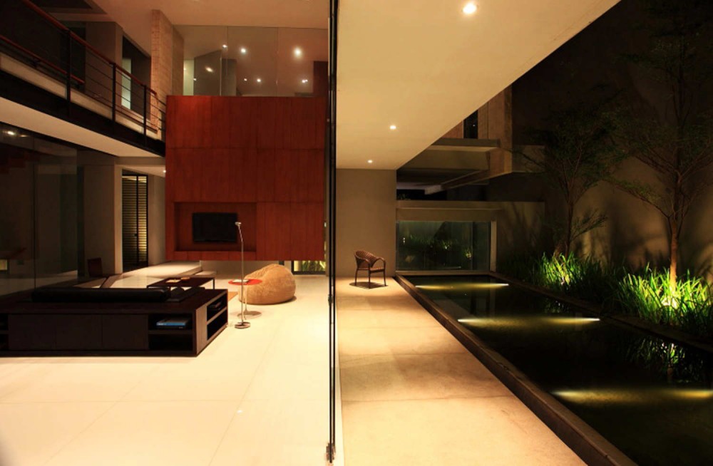 Tan Residence / Chrystalline Artchitect