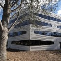 Hedley Bull Centre / Lyons © Lyons