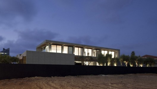 Hezelia Home / Pitzo Kedem Architects, Tanju Qzelgin