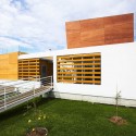 Petros & Andri Residence / VARDAstudio Petros & Andri Residence / VARDAstudio © Christos Papantoniou