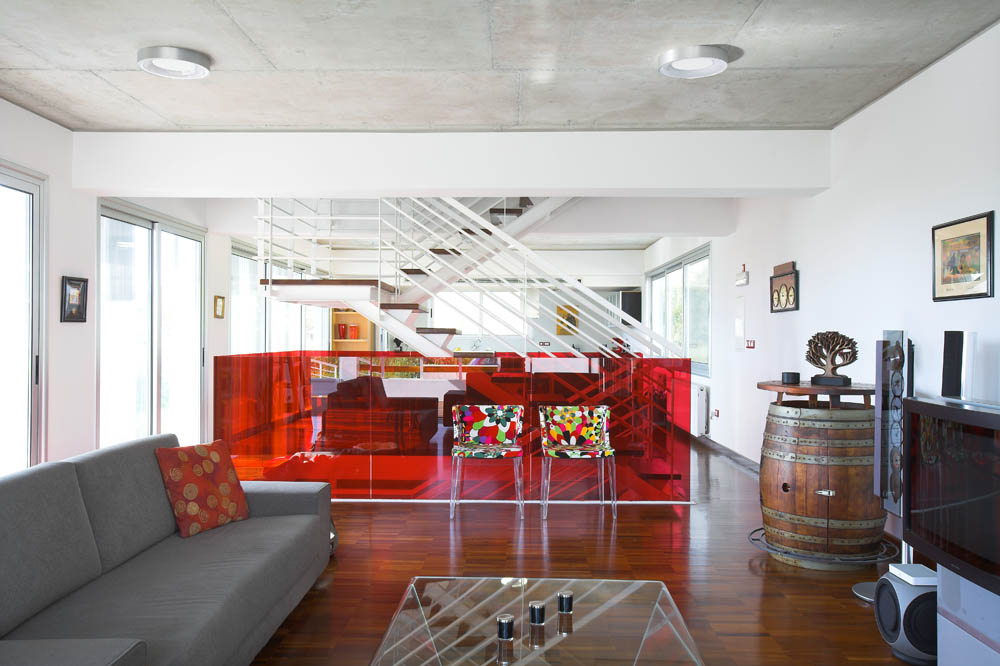 Petros & Andri Residence / VARDAstudio