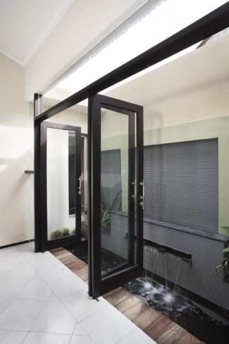 Vertical Barcode House / gayuh budi utomo ST