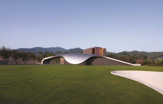 Ananti Club / SKM Architects