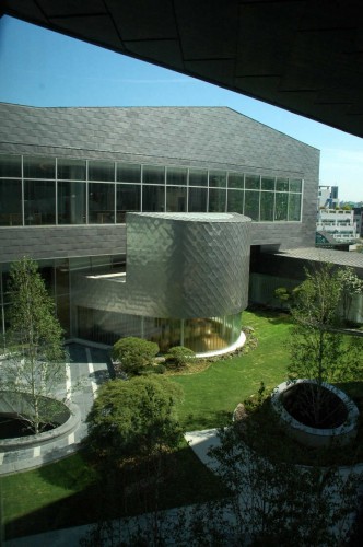 Xi Gallery / SKM Architects