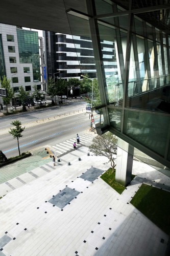 Xi Gallery / SKM Architects