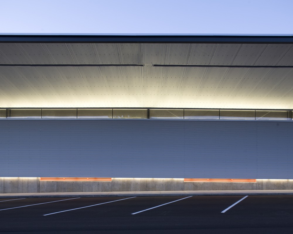Cox Communications Distribution Center / el dorado