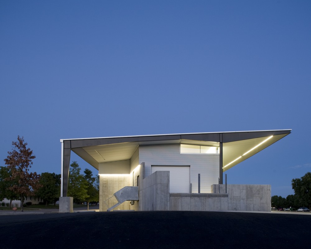 Cox Communications Distribution Center / el dorado