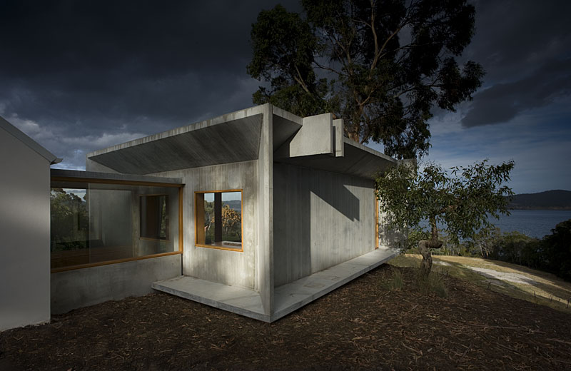 Trial Bay House / James Jones / HBV Architects