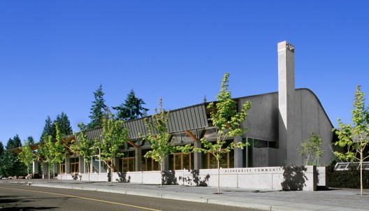 Gleneagles Community Center / Patkau Architects