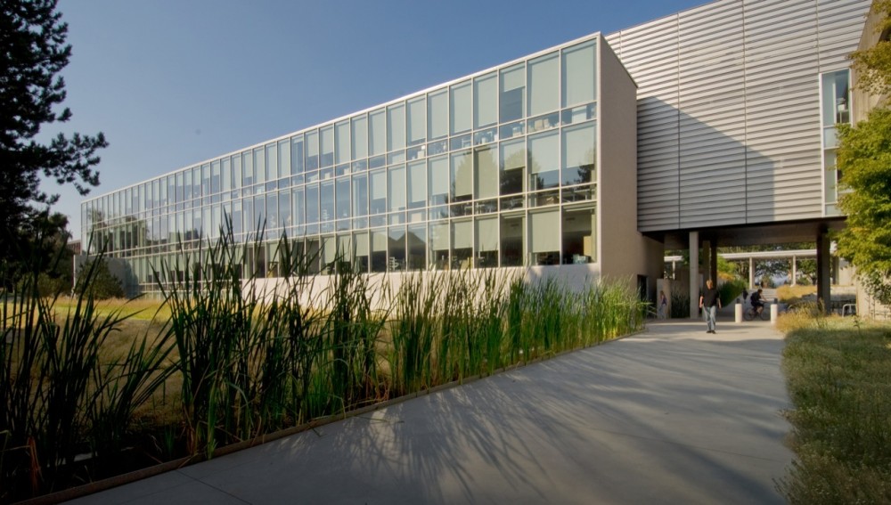 Beaty Biodiversity Center and Aquatic Ecosystems Research Laboratory / Patkau Architects