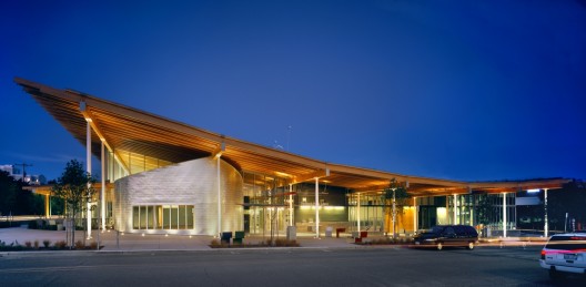 Ballard Library and Neighborhood Service Center / Bohlin Cywinski Jackson