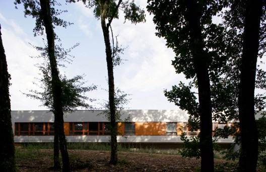 Educational Pole In Vellefaux / Michel Malcotti, Catherine Roussey