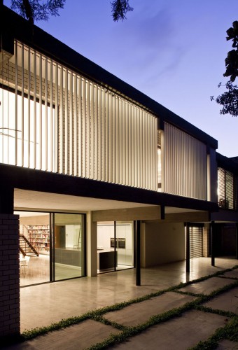 The "Rechter House" / Pitsou Kedem Architects