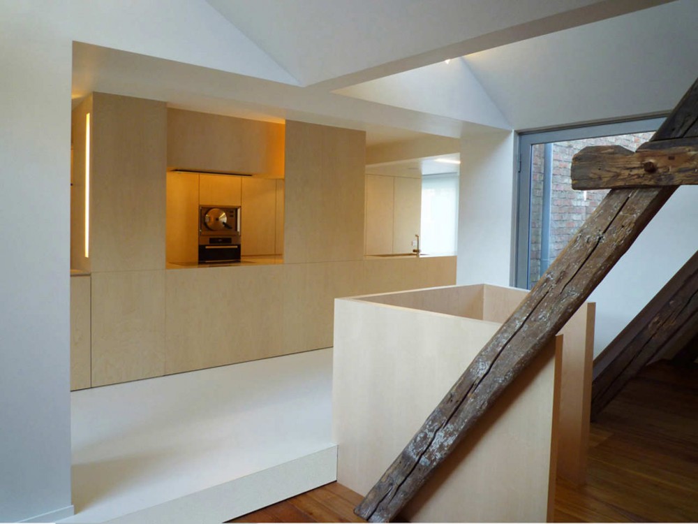 Renovation In Bruges / ROOM & ROOM