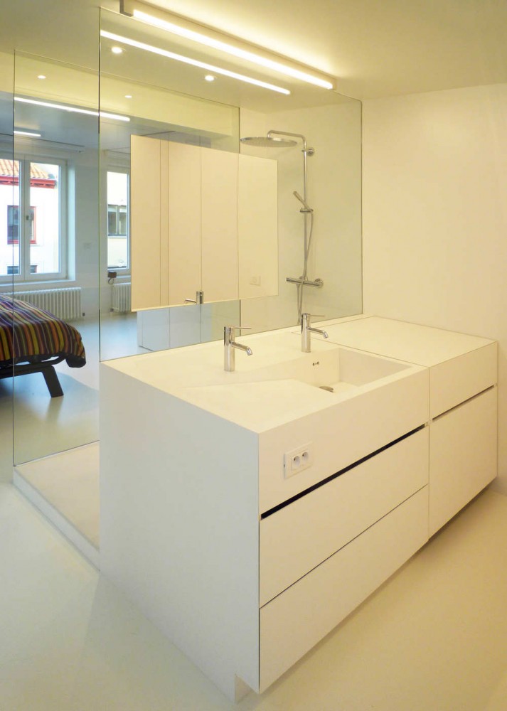 Renovation In Bruges / ROOM & ROOM
