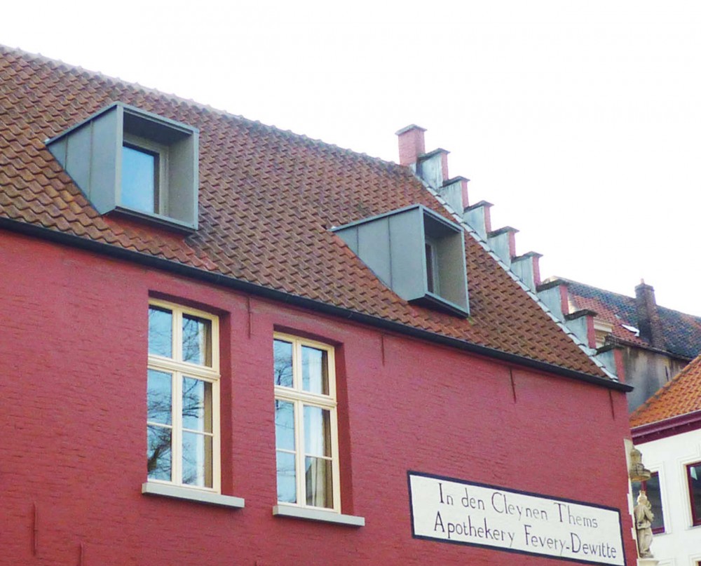 Renovation In Bruges / ROOM & ROOM