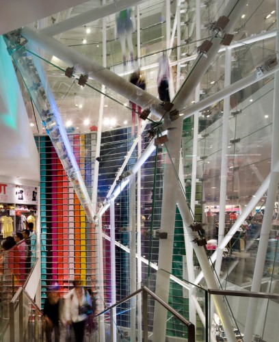 Uniqlo Shanghai / Bohlin Cywinski Jackson