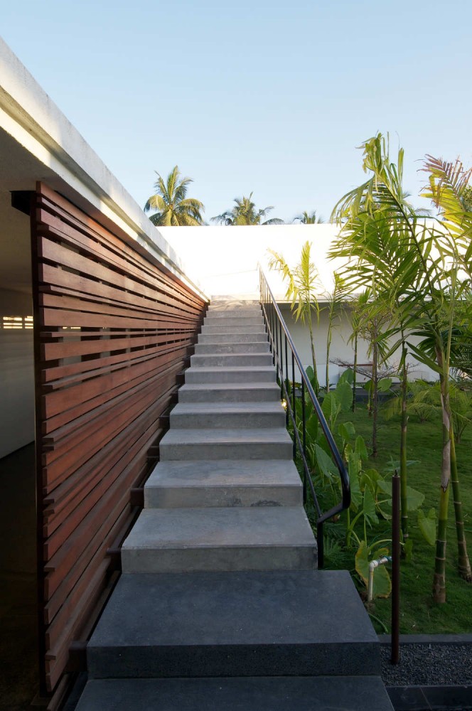 Khadakvasla House / SPASM Design Architects