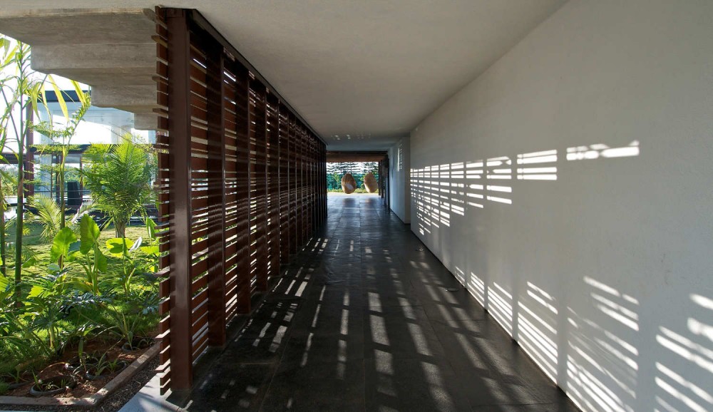 Khadakvasla House / SPASM Design Architects