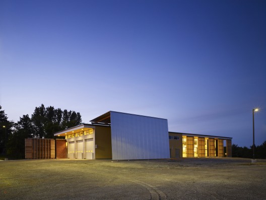 Restoration Services Centre / Montgomery Sisam Architects