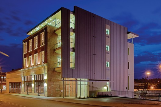 Southeastern Glass Building / Sanders Pace Architecture
