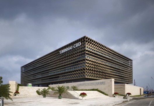 YJP Administrative Center / HHD_FUN