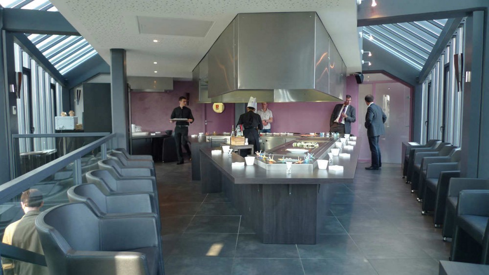 Tai Shogun Restaurant / Barré Lambot Architectes
