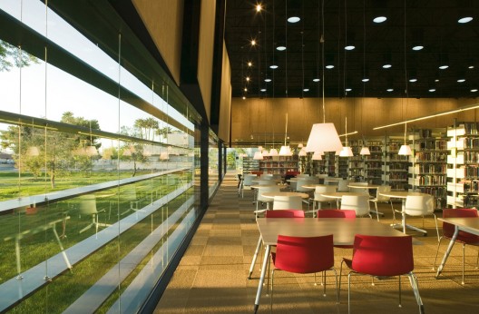 Palo Verde Library and Maryvale Community Center / Gould Evans