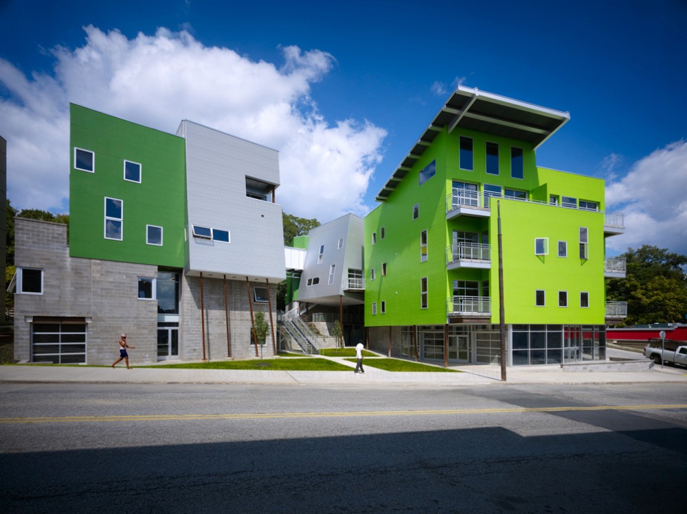 Glass Lofts / Front Studio Architects