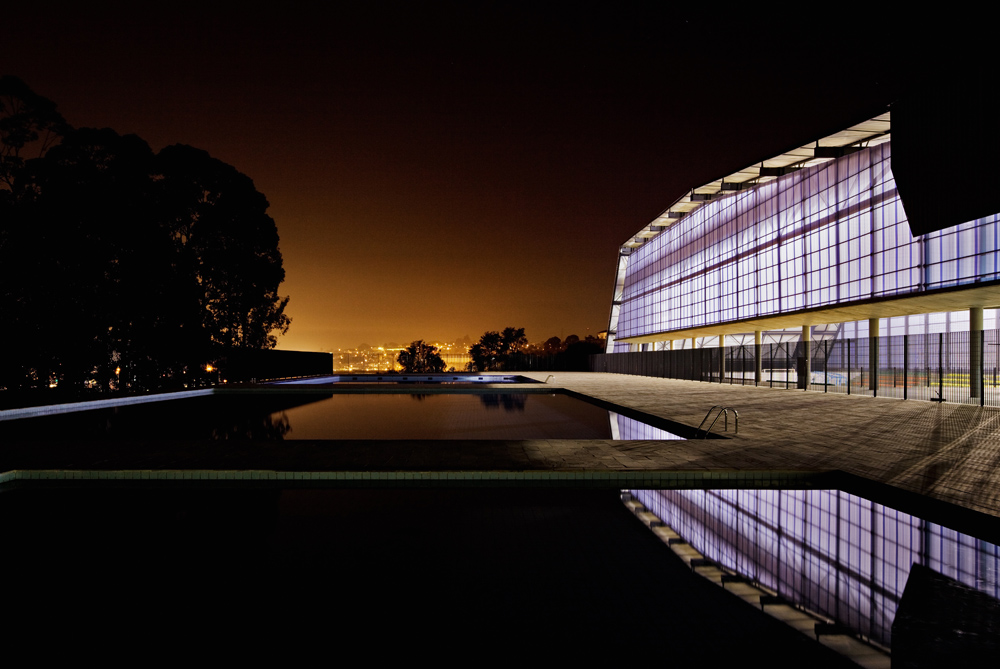 CEU Pimentas / Biselli + Katchborian architects