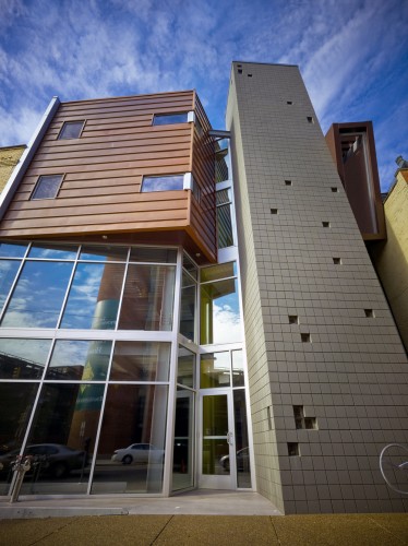 Liberty Medical Center / Front Studio Architects
