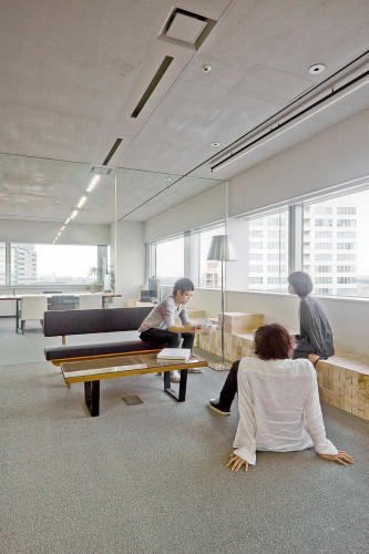 WOW Sendai / Upsetters Architects