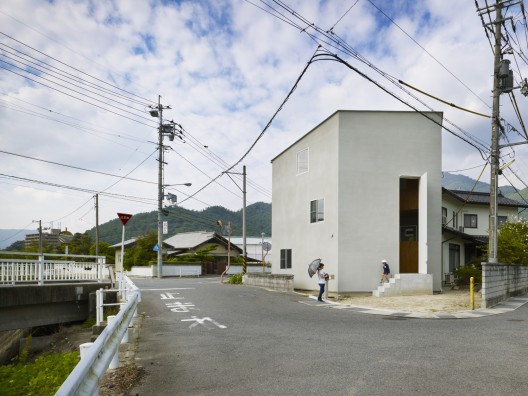 House In Fukawa / Suppose Design Office