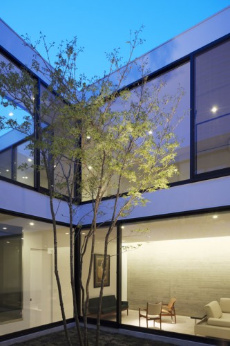 Shift House / Apollo Architects & Associates