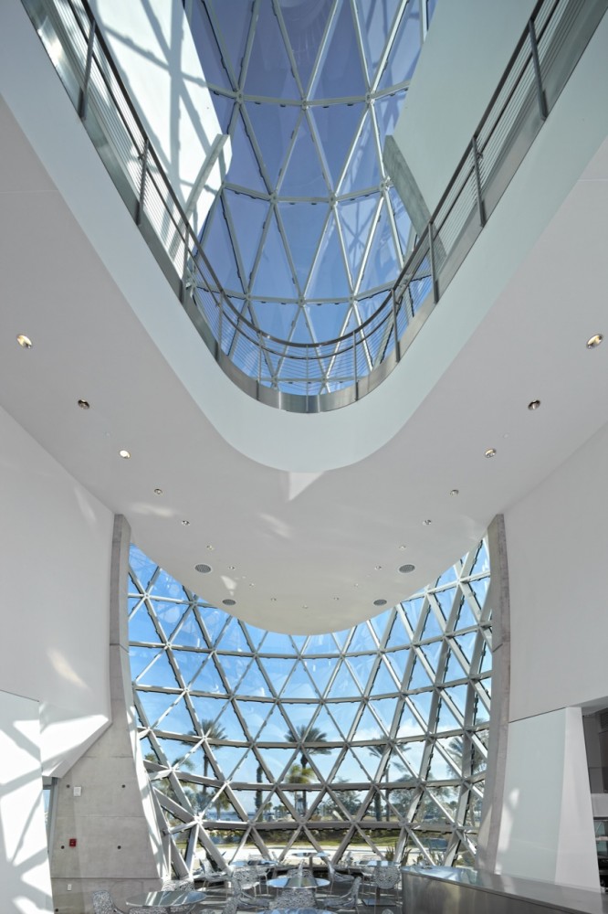 Salvador Dali Museum / HOK