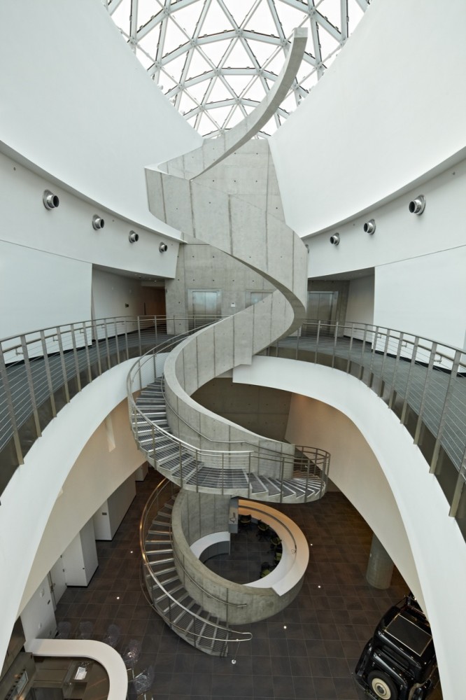 Salvador Dali Museum / HOK