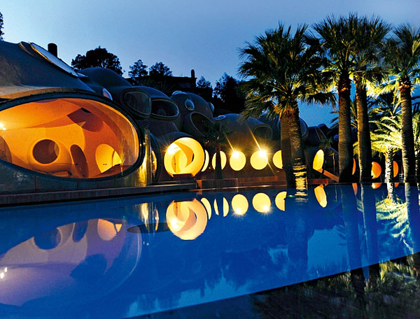 AD Classics: Palais Bulles / Antti Lovag